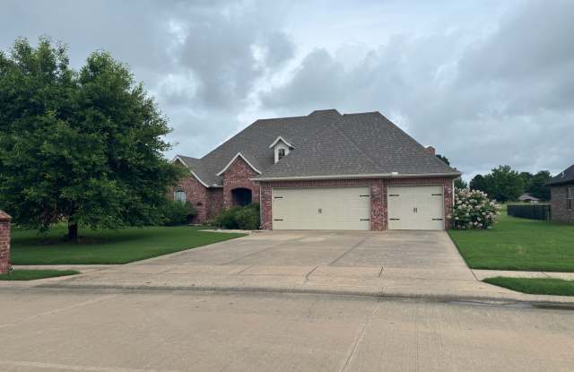 Spacious 4-Bedroom, 3-Bathroom Home with Tranquil Yard photos photos