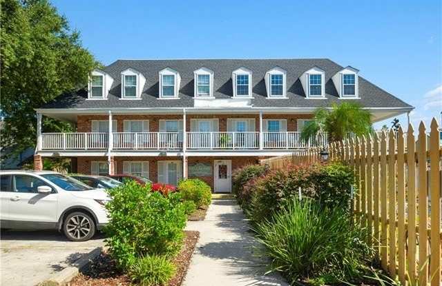 818 MOSS Street photos photos