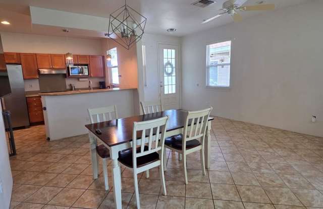Four-bedroom three bath residential condo in Cottages at Kulamalu Gallery 4