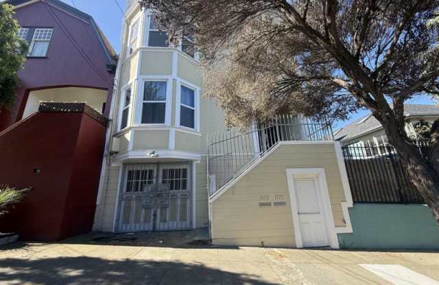 1571 McKinnon Ave. Gallery 1