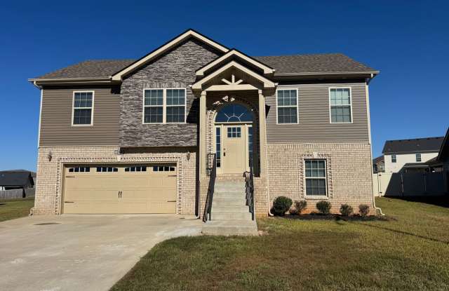 Gorgeous 4 Bedroom Home! Gallery 1