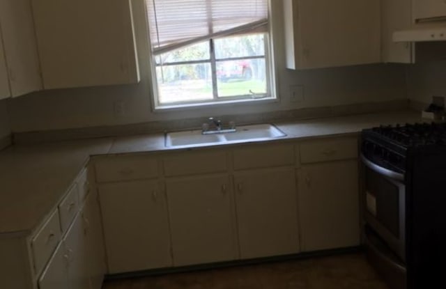 906 Terrace Ave - 906 Terrace Avenue, Jackson, MS 39209