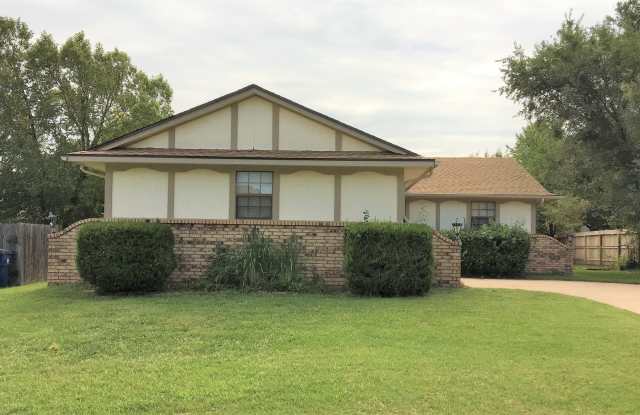 3 bedroom 2 bath home in Derby, KS - 2012 North Forest Park Street, Derby, KS 67037