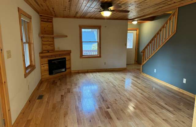 577 Don Hayes Road Gallery 4