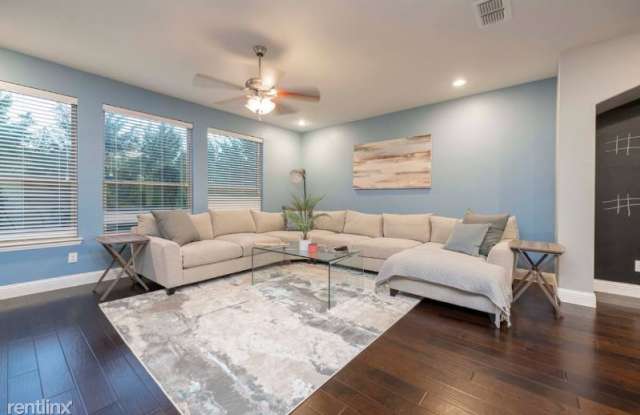 7305 Venice 2 - 7305 Venice Drive, Grand Prairie, TX 75054
