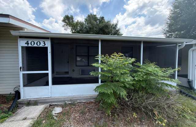 LIMITED SPECIAL: Lease by 9/31 and get half of your first full month RENT FREE!!! photos photos