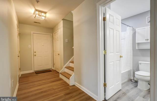 11816 ETON MANOR Drive unit: 304 Gallery 3