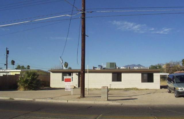 5547 E 29th Street photos photos