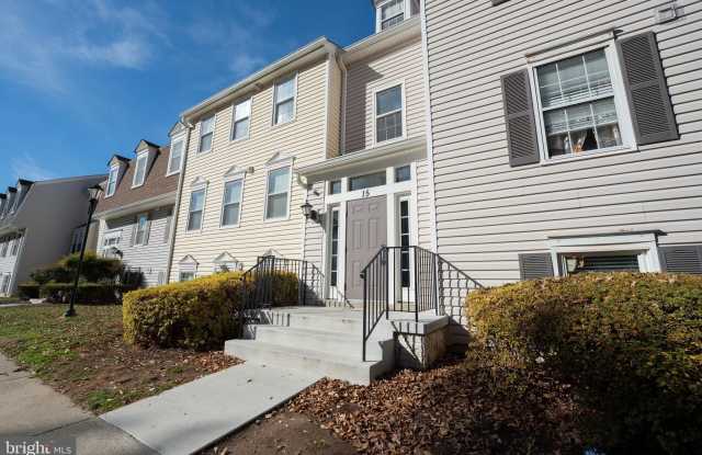 15 PICKERING Court unit: 15-02 - 15 Pickering Court, Germantown, MD 20874