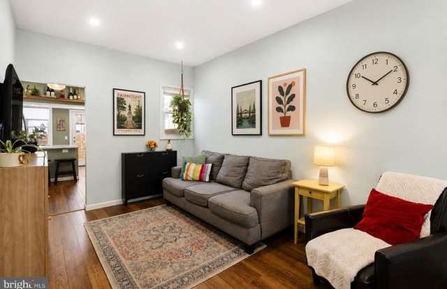 880 N MYRTLEWOOD STREET Gallery 1