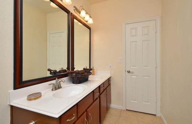 11 Oak Ct Gallery 3