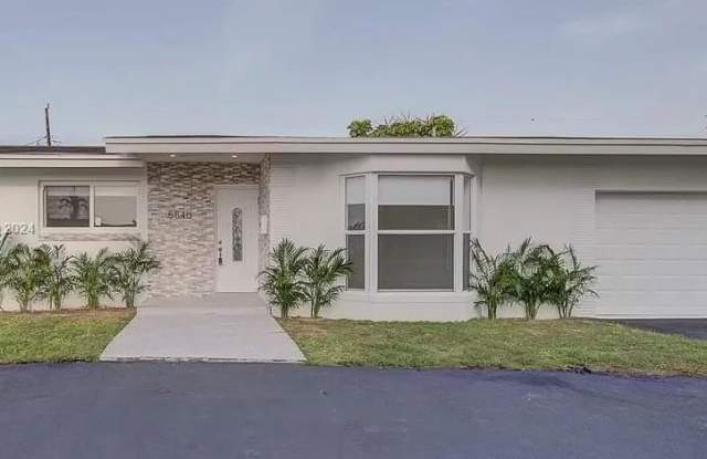 5840 SW 89th Ct - 5840 Southwest 89th Court, Sunset, FL 33173