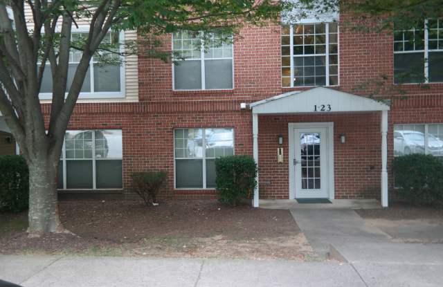 Charming 2 Bedroom/ 1 Bathroom Condo in Parkville, MD! photos photos