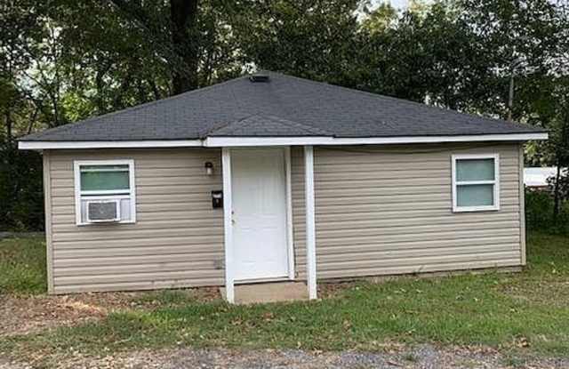 Charming 2 Bedroom Pet Friendly Home!! photos photos