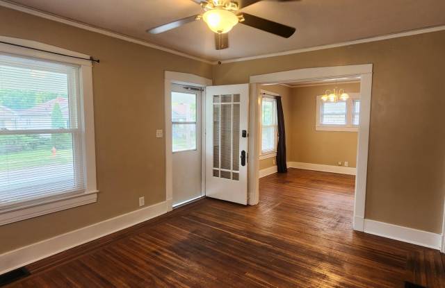 525 E Brandeis Ave - 525 East Brandeis Avenue, Louisville, KY 40217