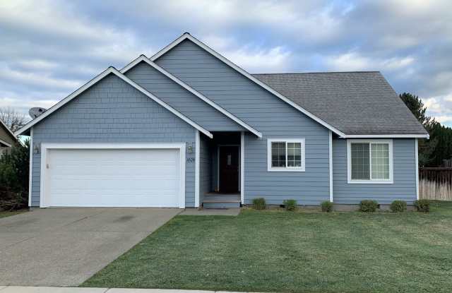 BONUS RENT SPECIAL! Nice 3 Bed, 2 Bath Home! photos photos
