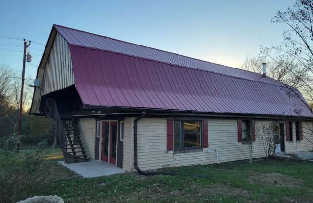 FOR LEASE - 3 Bed, 2 Bath, SINGLE-FAMILY HOME ON 5 ACRES IN LEBANON! photos photos