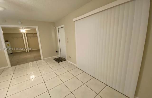 629 Executive Center Drive Gallery 2