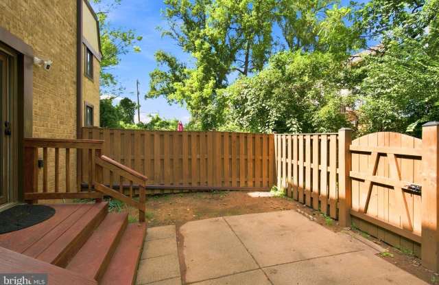 2952 JERMANTOWN Road Gallery 3