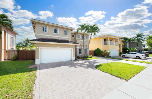13116 SW 136th Ter - 13116 Southwest 136th Terrace, Three Lakes, FL 33186