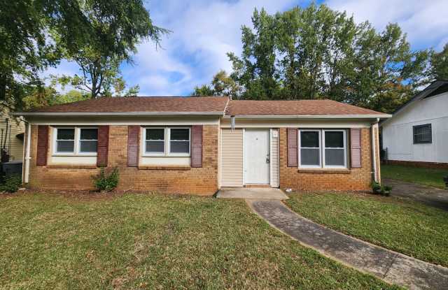 3 Bedroom Brick Home in Trinity Park Gallery 1
