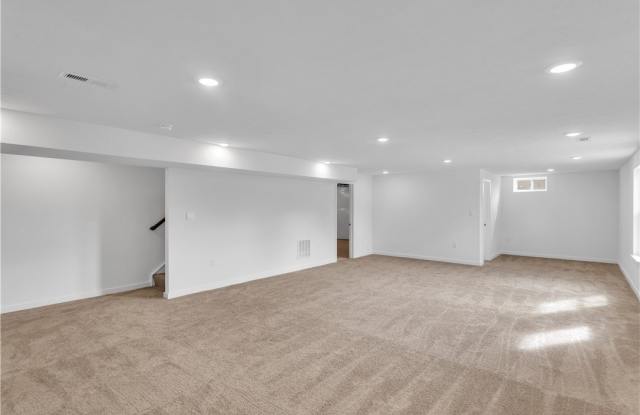 315 William Dr Gallery 4