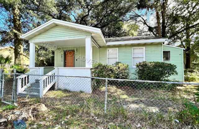 Beautiful 2 bedroom / 1 bathroom home now available for rent! photos photos