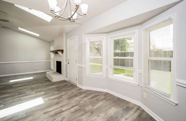 8117 North Ridgebrook Drive Gallery 3