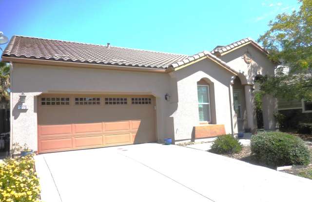Spacious Single Story Home in Springlake! Gallery 3
