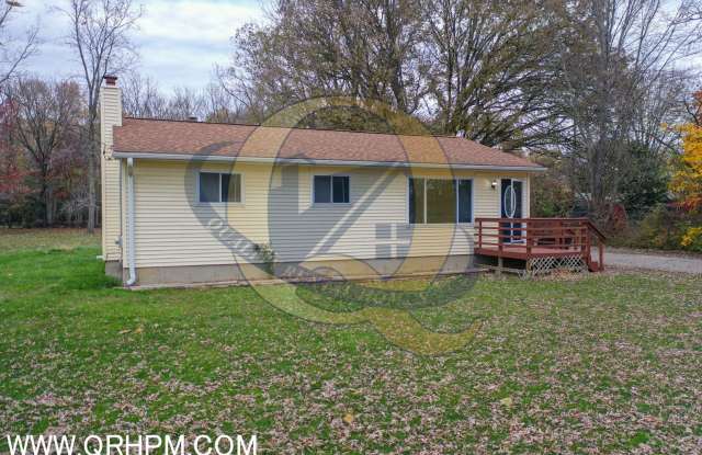 3 bedroom, 1.5 baths Ranch home with a basement in Burton - 3331 Farley Street, Burton, MI 48519