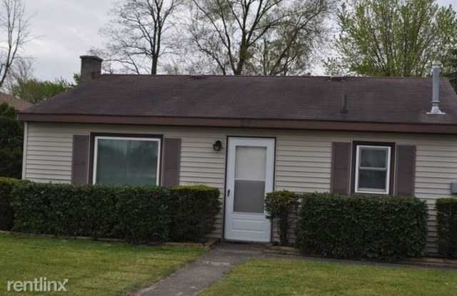 222 40th St SW - 222 40th Street Southwest, Wyoming, MI 49548