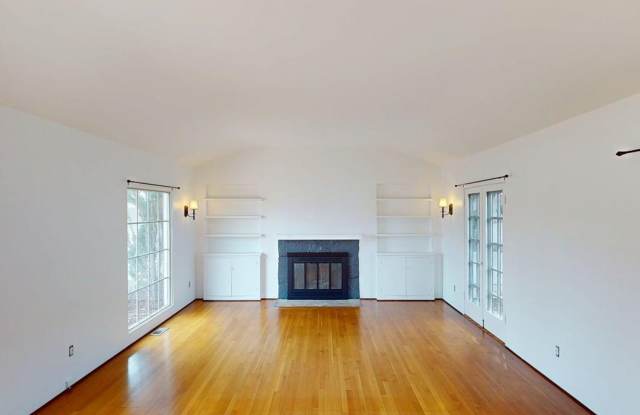 750 F Avenue - Just 1/2 block to Coronado Unified Schools photos photos