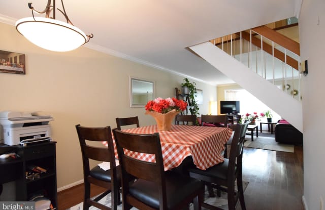12127 CLIFFTONDALE DRIVE Gallery 4