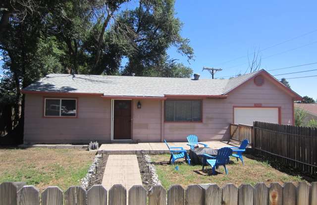 $1450 | 2BR/1BA House | Pet Friendly Ranch Style Home Near Memorial Park photos photos
