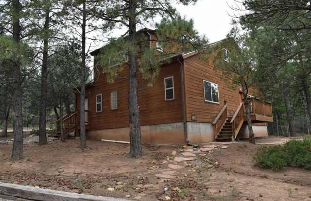 2 Bedroom, 2 Bathroom Home in Tijeras, NM. Gallery 3