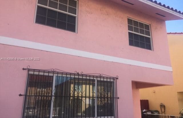2460 W 54th Pl - 2460 W 54th Pl, Hialeah, FL 33016