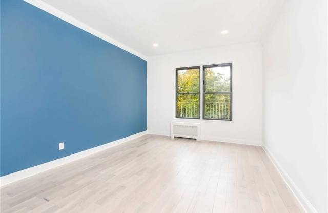 140 Claremont Avenue Gallery 2