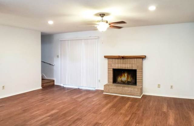 1116 Parkwood Place Gallery 4