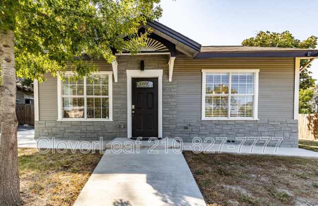 210 Dumoulin Ave - 210 Dumoulin Avenue, San Antonio, TX 78210