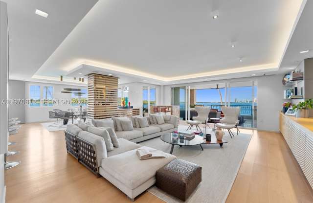 4921 Fisher Island Dr Gallery 2