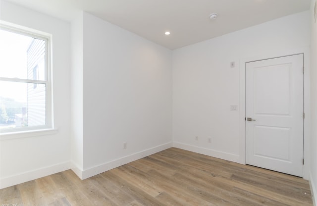 2211 N 7TH ST Unit 3 - 2211 7th Street, Slatington, PA 18080