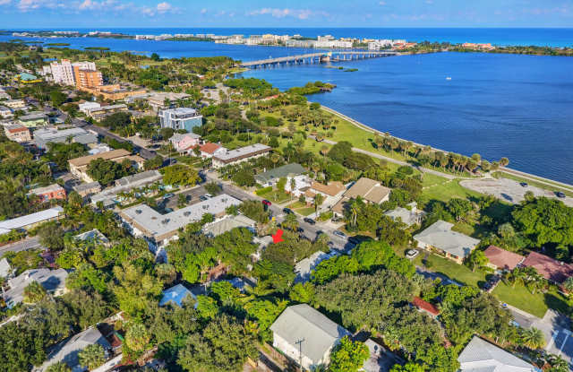 313 S Lakeside Drive - 313 South Lakeside Drive, Lake Worth, FL 33460