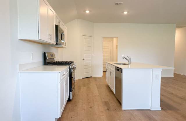 $1000 OFF FRIST MONTHS RENT | 2026 New Build | Be the First Tenant! Gallery 3