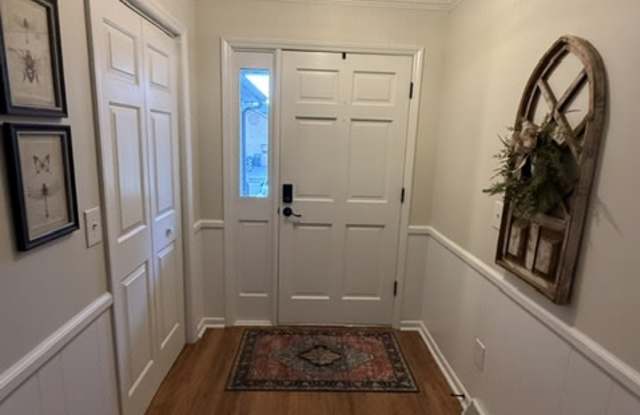 101 Sunningdale Court - A Gallery 4