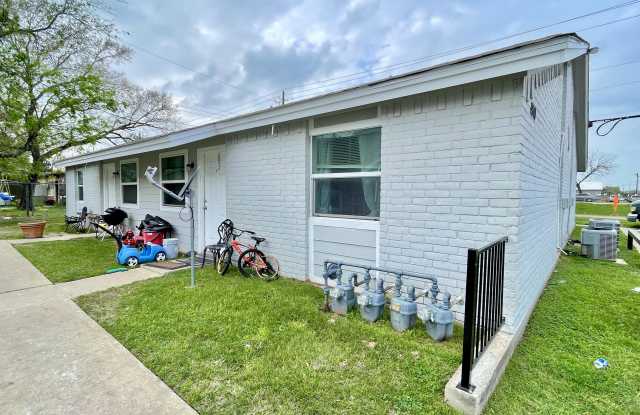 1900 Finfeather Road photos photos