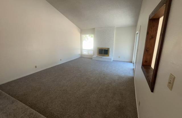 303 Diane Ct, Merced Gallery 1