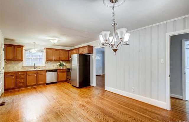 2408 Markham Court Gallery 4