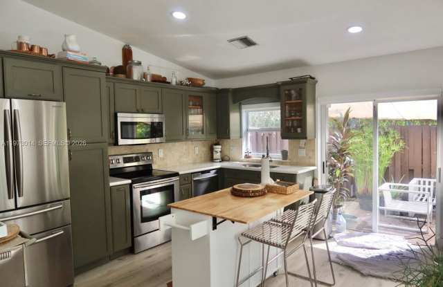 5862 NW 113th Place 5862, Doral, FL 33178 photos photos