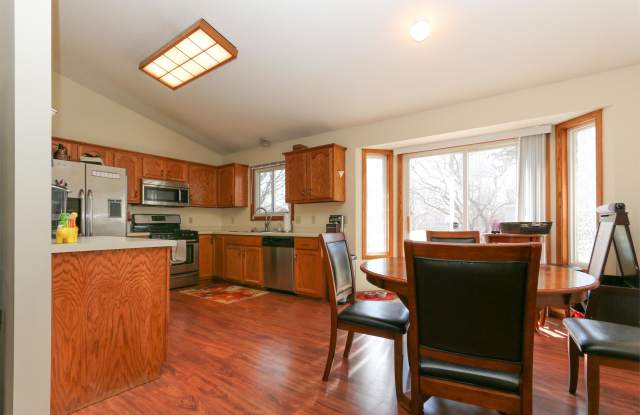 5694 143rd Street West - 1 Gallery 2