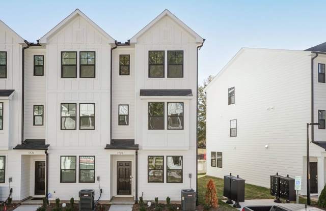 Three Bedroom End Unit Townhome! photos photos